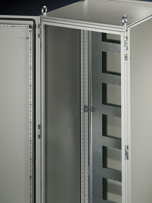 Divider panel for module plates for TS