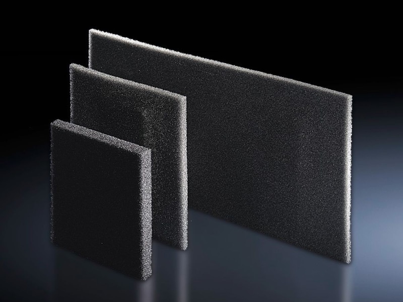 Matelas filtrant pour les unités de refroidissement, les échangeurs de chaleur air/air et les refroidisseurs